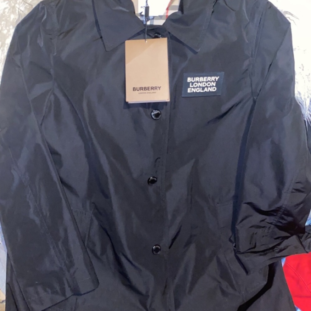 100% Authentic Burberry Trench Coat 🧥